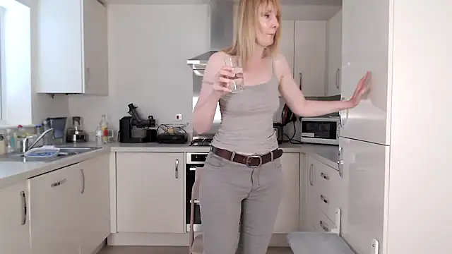 Snapshot of British_Goddess_Anna chatting on July 2026 08:09:02 AM British Goddess Anna online show from July 2026 08:09:02 AM