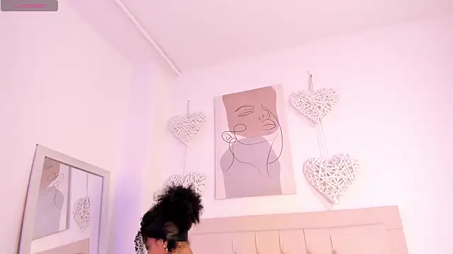 daiana curly online show from February 2025 01:30:01 PM