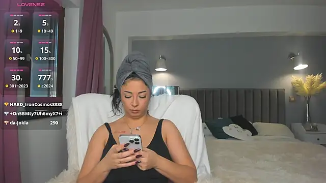 Awesome Jolie online show from November 2025 06:46:01 AM