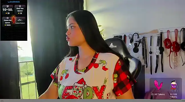 Snapshot of scarlet-kennedy98 chatting on January 2025 09:55:02 PM scarlet-kennedy98 online show from January 2025 09:55:02 PM