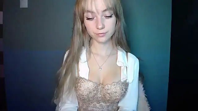 LuciaYoung online show from October 2025 02:29:01 PM