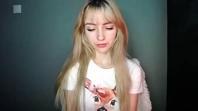 LuciaYoung online show from December 2025 07:26:01 AM