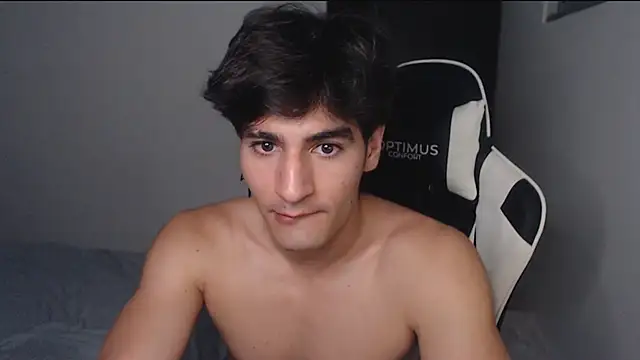 ArthurVilahur online show from December 2024 05:04:02 AM
