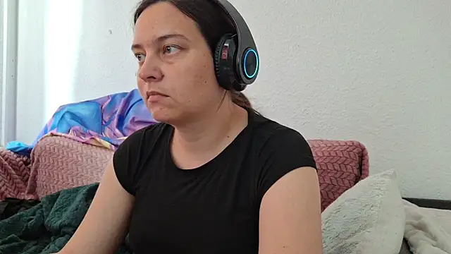 Snapshot of Cyndee_Winter chatting on June 2026 02:17:02 PM Cyndee Winter online show from June 2026 02:17:02 PM