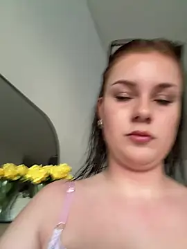 Snapshot of MaribelRiver chatting on June 2026 06:45:01 PM MaribelRiver online show from June 2026 06:45:01 PM