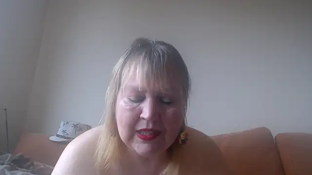 Snapshot of Blasflittchen chatting on February 2025 11:44:02 AM Blasflittchen online show from February 2025 11:44:02 AM