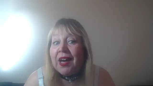 Snapshot of Blasflittchen chatting on March 2025 03:35:02 PM Blasflittchen online show from March 2025 03:35:02 PM