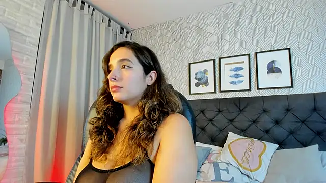 emma  smith1 online show from February 2025 03:41:02 PM