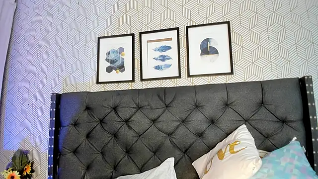 emma  smith1 online show from February 2025 03:04:02 PM