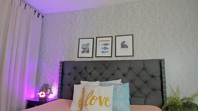 emma  smith1 online show from March 2025 11:01:02 AM