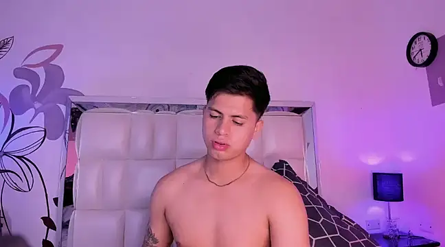 Niicky1  online show from February 2025 12:30:01 AM