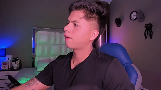 Niicky1  online show from September 2025 09:14:02 PM