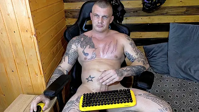 MrrKray online show from October 2025 06:30:02 PM