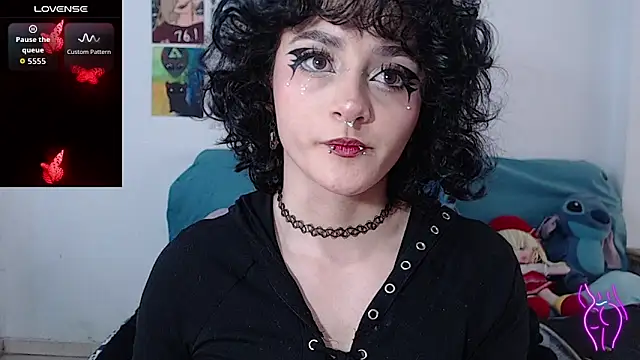 kitty22  online show from September 2025 01:38:01 PM