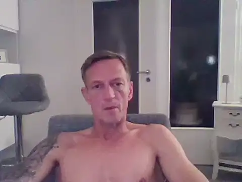 Snapshot of dirks71 chatting on March 2025 06:30:01 PM dirks71 online show from March 2025 06:30:01 PM