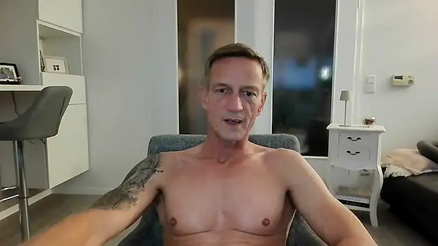 Snapshot of dirks71 chatting on September 2025 05:12:02 PM dirks71 online show from September 2025 05:12:02 PM