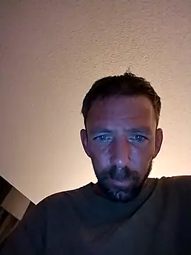 Snapshot of Treemandude chatting on November 2025 10:36:02 PM Treemandude online show from November 2025 10:36:02 PM