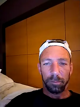 Snapshot of Treemandude chatting on November 2025 07:38:01 PM Treemandude online show from November 2025 07:38:01 PM