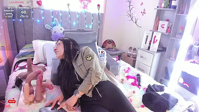 Snapshot of Rapunzeell_ chatting on November 2025 08:02:02 PM Rapunzeell online show from November 2025 08:02:02 PM