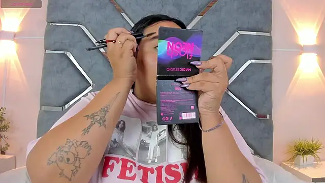 LucciaPorter online show from April 2026 01:36:02 PM