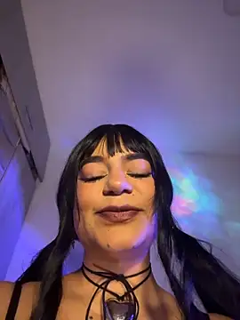 RavenM8 online show from October 2025 01:39:01 AM