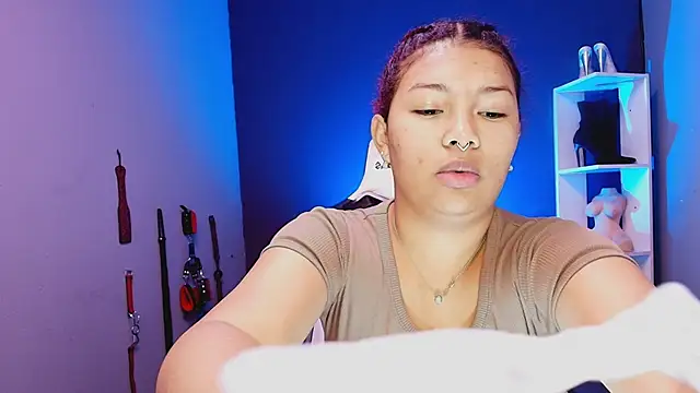 JadaRoberts online show from November 2025 12:42:02 PM