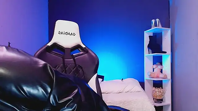 JadaRoberts online show from November 2025 12:07:01 PM