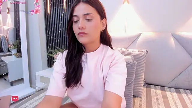 Snapshot of katrina_kaif_x chatting on May 2026 07:29:01 PM katrina kaif x online show from May 2026 07:29:01 PM