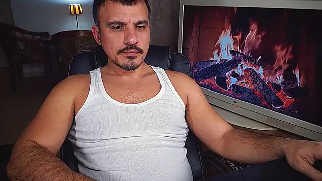 officeman7 online show from December 2024 05:26:01 PM