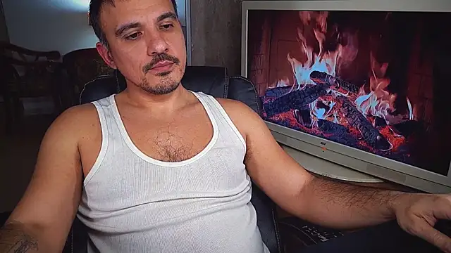 officeman7 online show from December 2024 04:25:01 PM