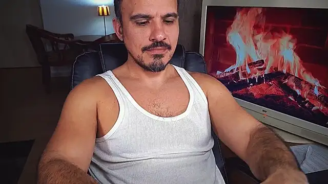 officeman7 online show from February 2025 07:09:01 PM