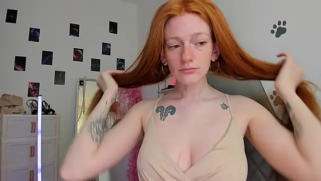 Snapshot of Aliceginger99 chatting on April 2026 01:24:02 PM Aliceginger99 online show from April 2026 01:24:02 PM
