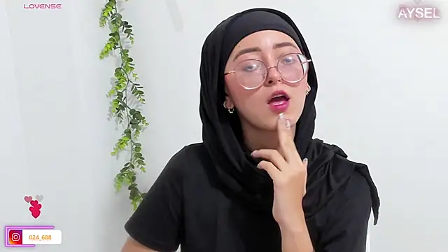 Snapshot of aysel_elid chatting on December 2024 09:05:02 PM aysel elid online show from December 2024 09:05:02 PM