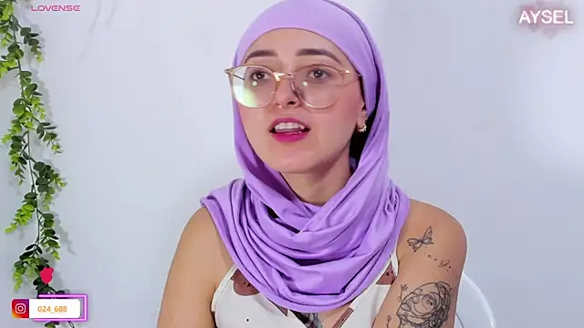 Snapshot of aysel_elid chatting on February 2025 02:53:02 PM aysel elid online show from February 2025 02:53:02 PM