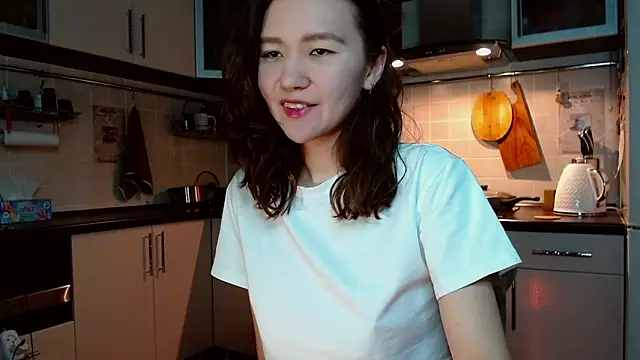 Kelly Yon online show from March 2025 09:03:01 PM