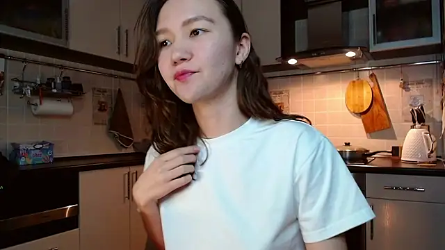 Kelly Yon online show from March 2025 07:12:01 PM