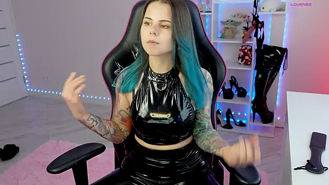 Latex Kitty online show from April 2026 02:26:01 PM