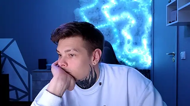 DENIS HERE online show from December 2024 12:29:02 PM