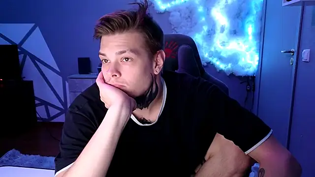 DENIS HERE online show from December 2024 05:00:01 PM