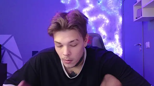 DENIS HERE online show from December 2024 05:19:01 PM