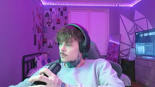 DENIS HERE online show from February 2025 05:07:01 PM