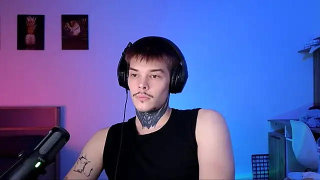 DENIS HERE online show from November 2025 06:06:02 PM