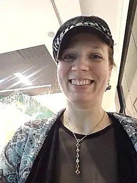 Exhibitionsplit online show from December 2025 12:55:02 PM