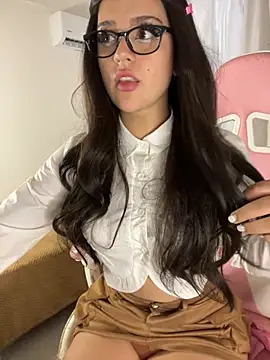 violet-333 online show from November 2025 05:57:01 PM