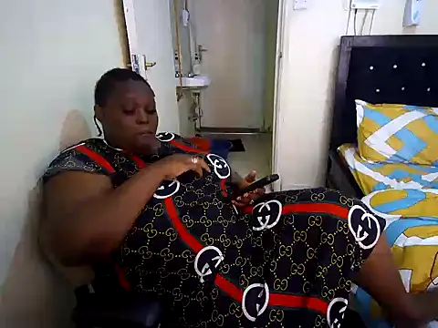 Snapshot of Sweetthick001 chatting on May 2026 10:53:02 AM Sweetthick001 online show from May 2026 10:53:02 AM