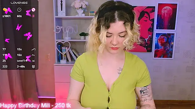 Snapshot of cutie_mili chatting on January 2025 10:29:02 AM cutie mili online show from January 2025 10:29:02 AM