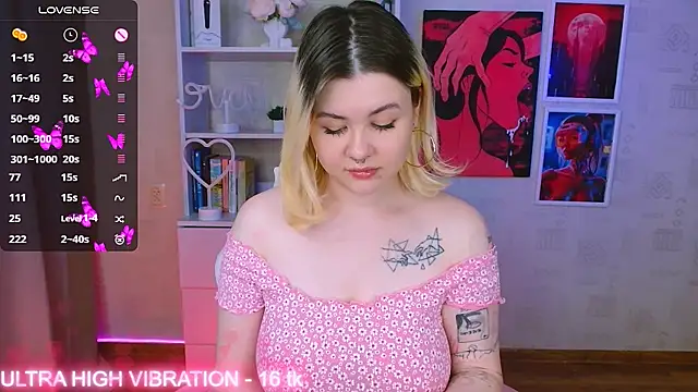 Snapshot of cutie_mili chatting on February 2025 11:32:01 AM cutie mili online show from February 2025 11:32:01 AM