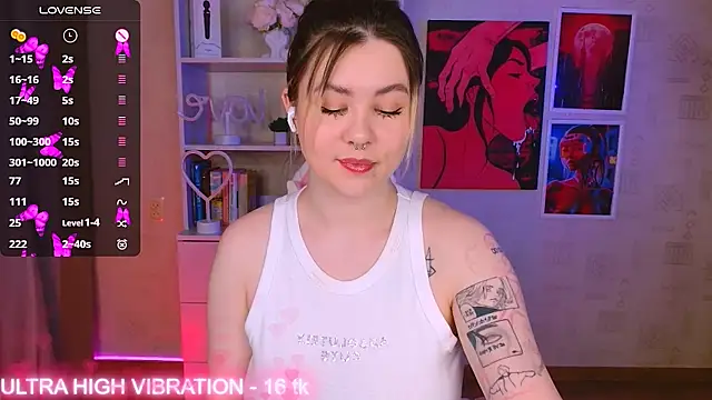 Snapshot of cutie_mili chatting on February 2025 03:55:02 AM cutie mili online show from February 2025 03:55:02 AM