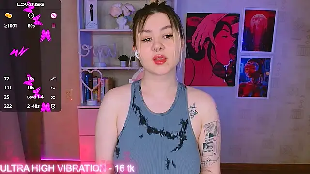 Snapshot of cutie_mili chatting on February 2025 01:22:02 PM cutie mili online show from February 2025 01:22:02 PM