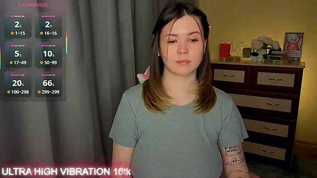 Snapshot of cutie_mili chatting on April 2026 01:41:02 PM cutie mili online show from April 2026 01:41:02 PM